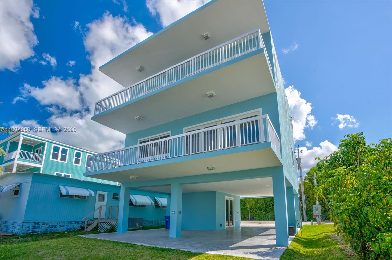 HARBORAGE, THE - Residential