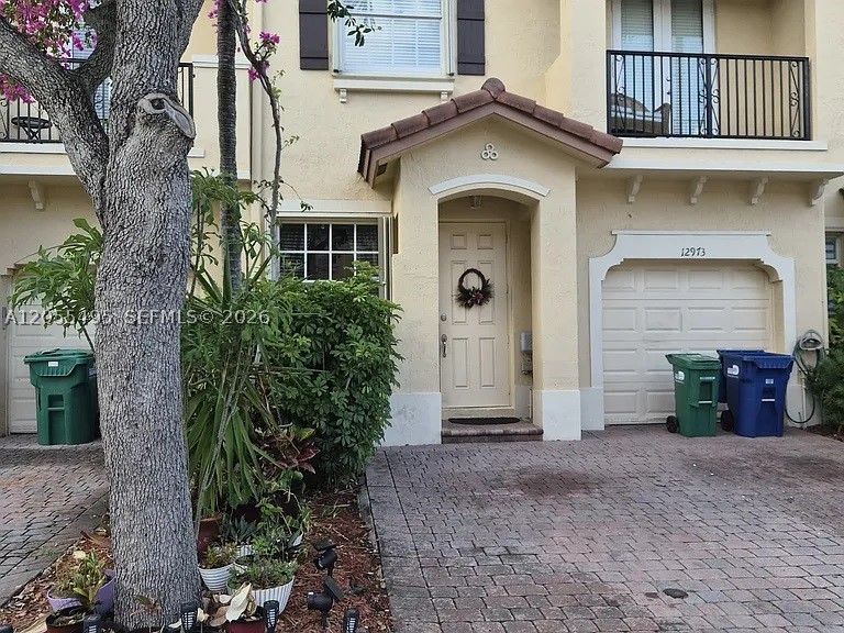 Welcome home to this beautiful 3 beds 2.5 bath, 2-story townhouse located in a desirable Courts at Tuscany community. this well-maintained home features brand-new appliances offering a fresh modern feel and everyday convenience. Enjoy a spacious layout, 1-car garage and the added privacy of no rear neighbors, creating a peaceful setting to relax and unwind, located in a beautifully landscape community, you'll have access to excellent amenities while being just minutes from shopping, dining, and major highways.