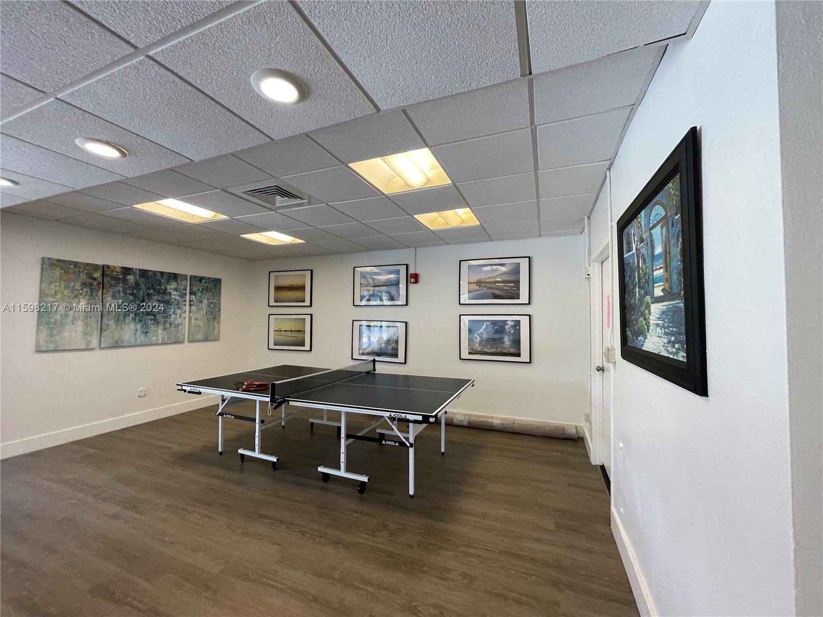 CLIPPER CONDO NO 1 - Residential