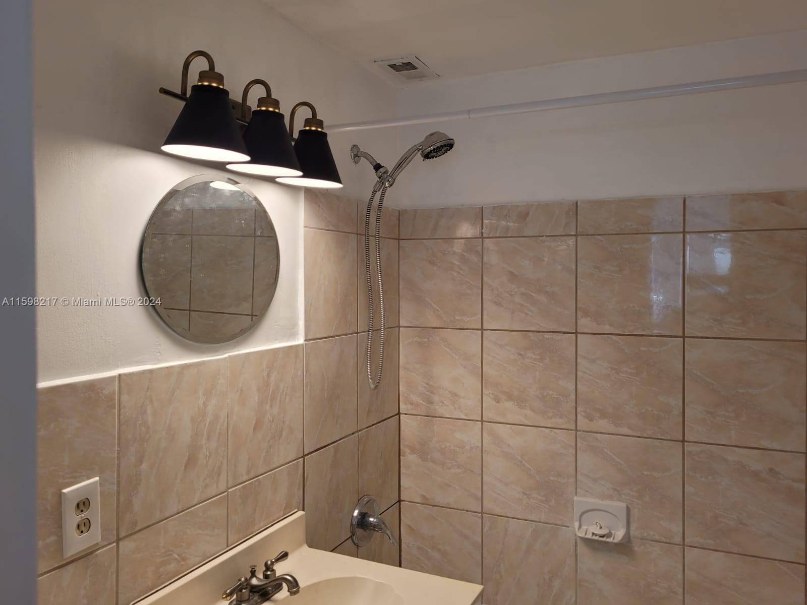 CLIPPER CONDO NO 1 - Residential