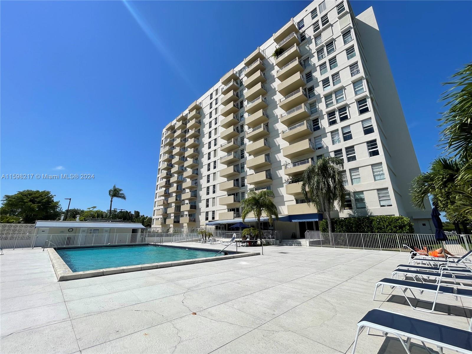 CLIPPER CONDO NO 1 - Residential