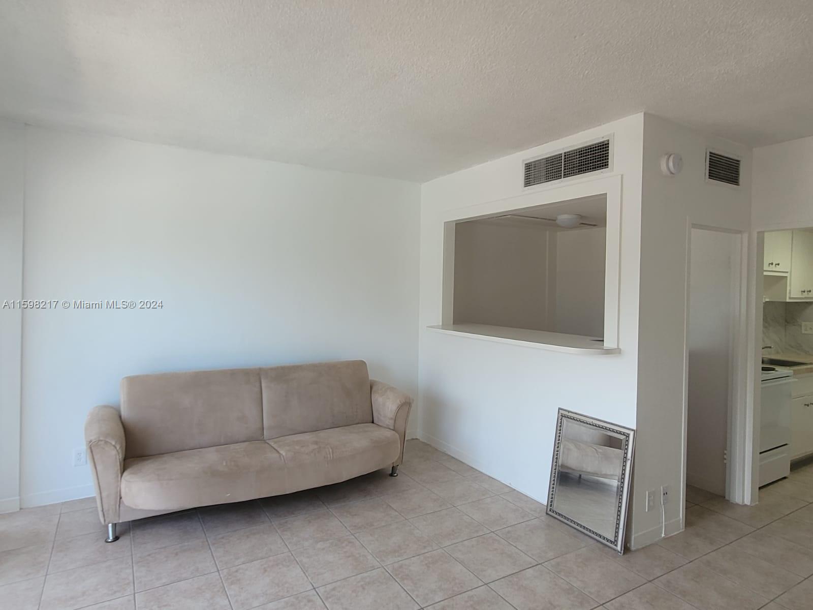 CLIPPER CONDO NO 1 - Residential