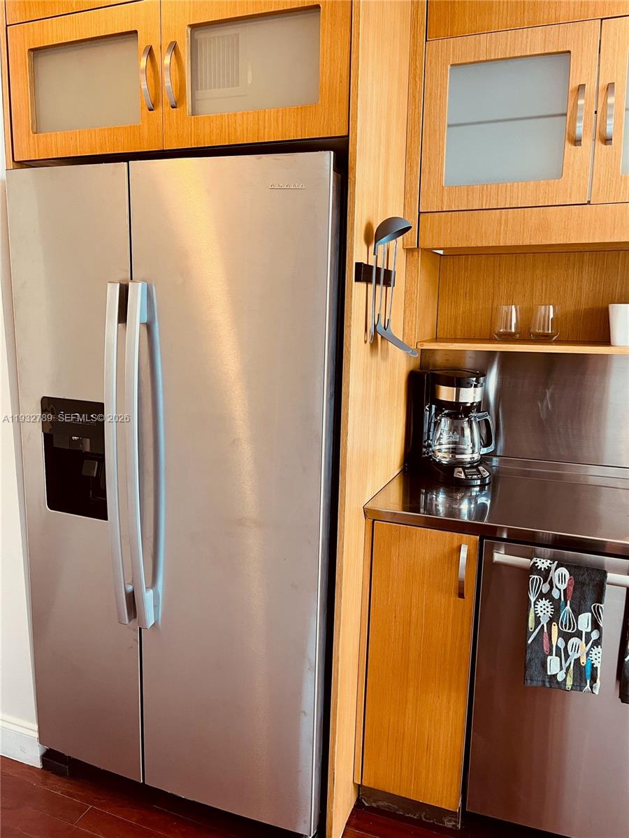 RETREAT CONDO - Residential