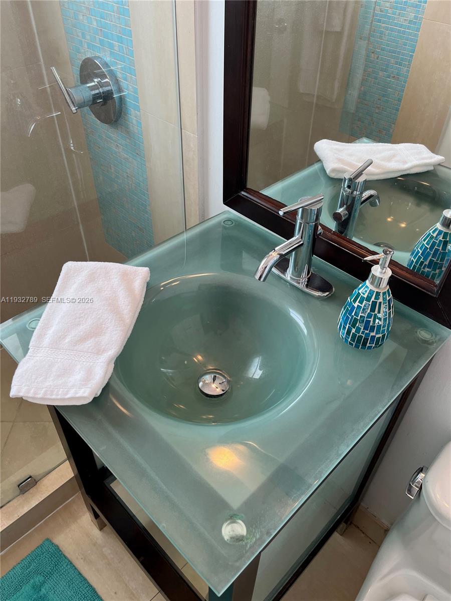 RETREAT CONDO - Residential