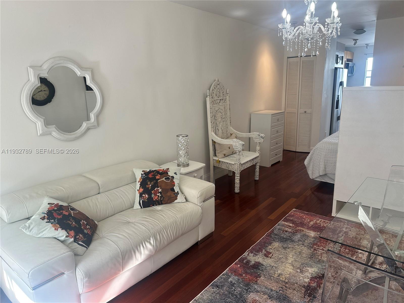RETREAT CONDO - Residential