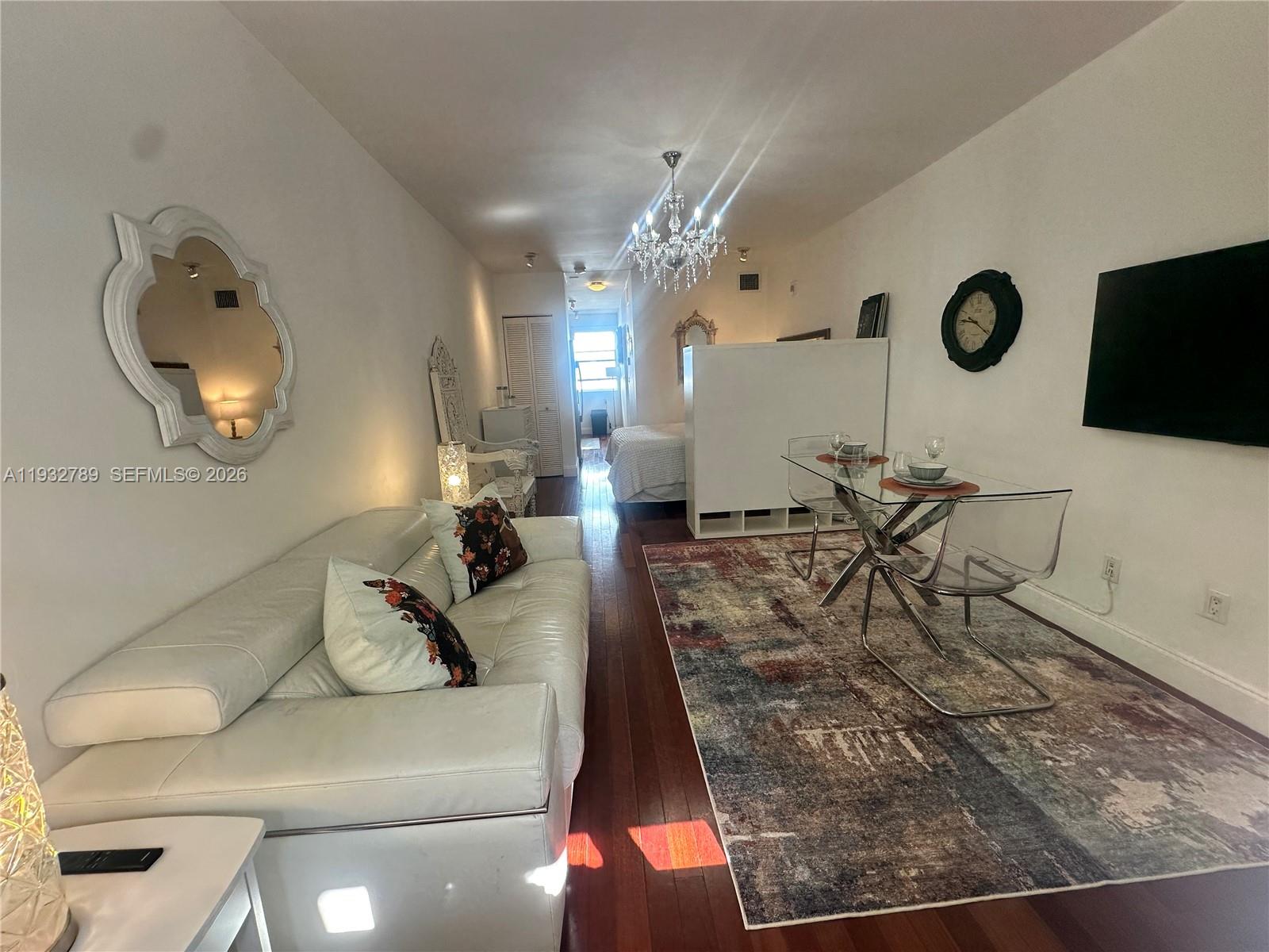 RETREAT CONDO - Residential