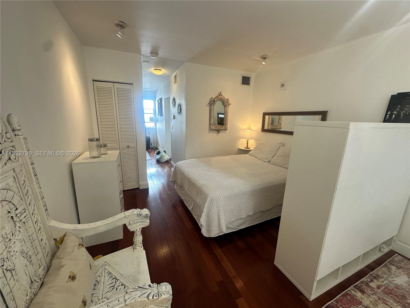 RETREAT CONDO - Residential