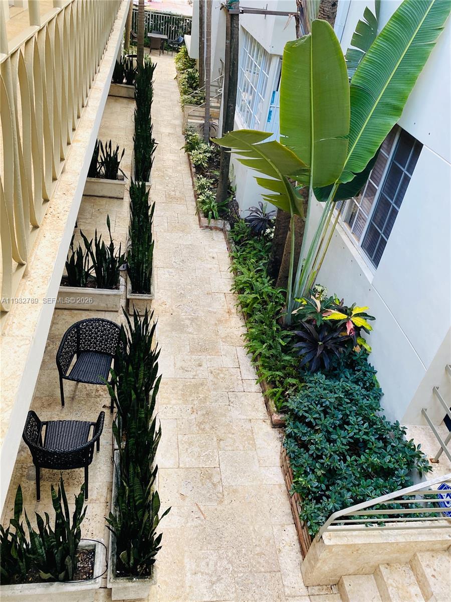 RETREAT CONDO - Residential