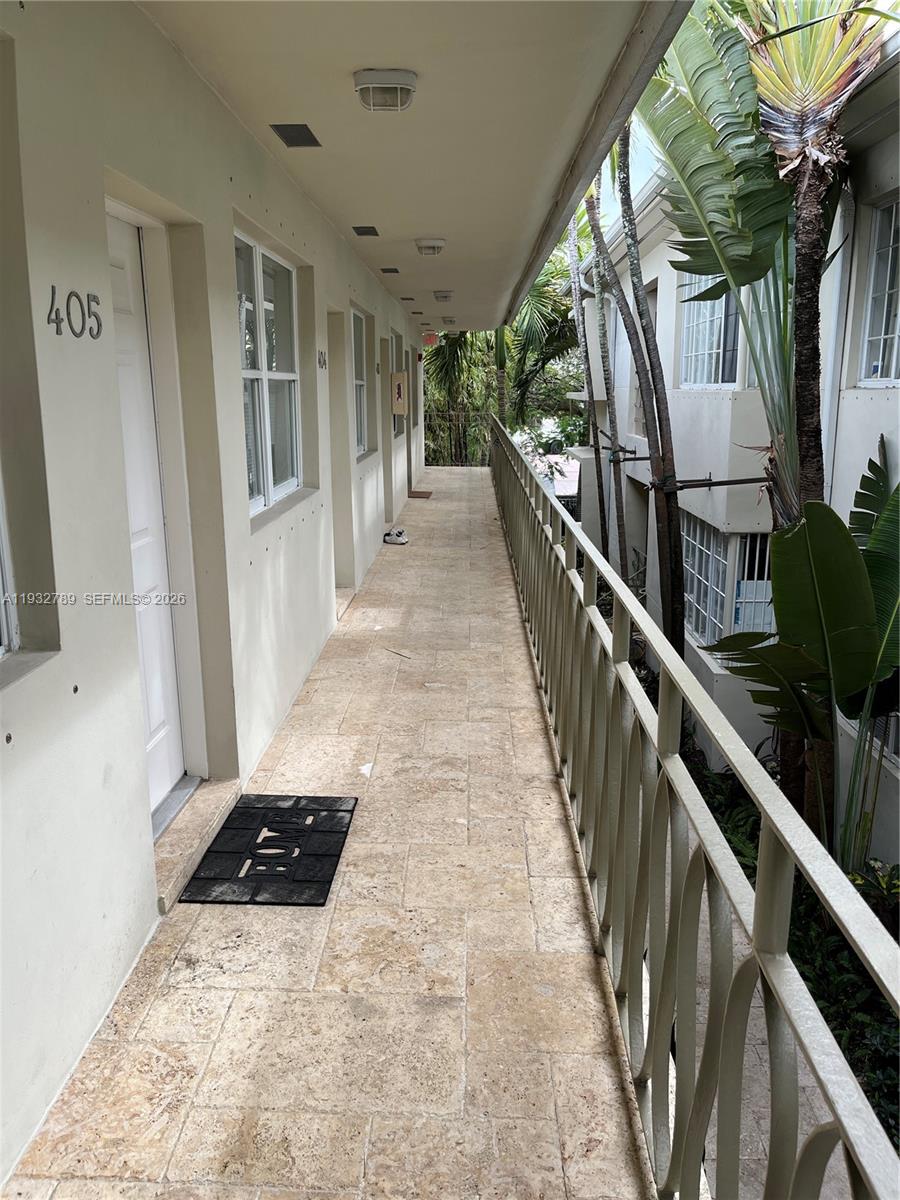RETREAT CONDO - Residential