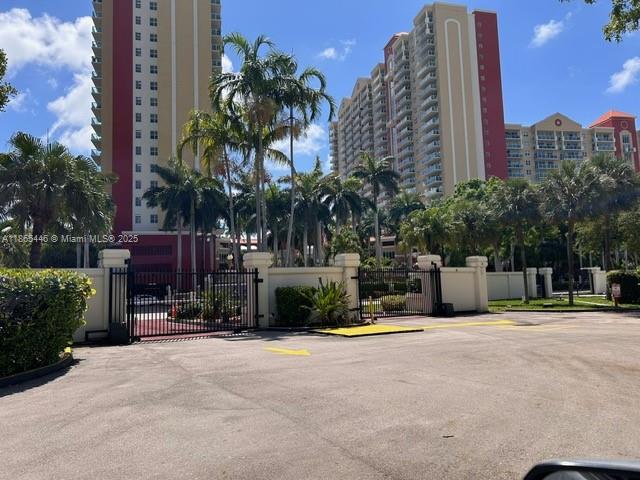PLAZA OF AMERICAS CONDO P - Residential Lease