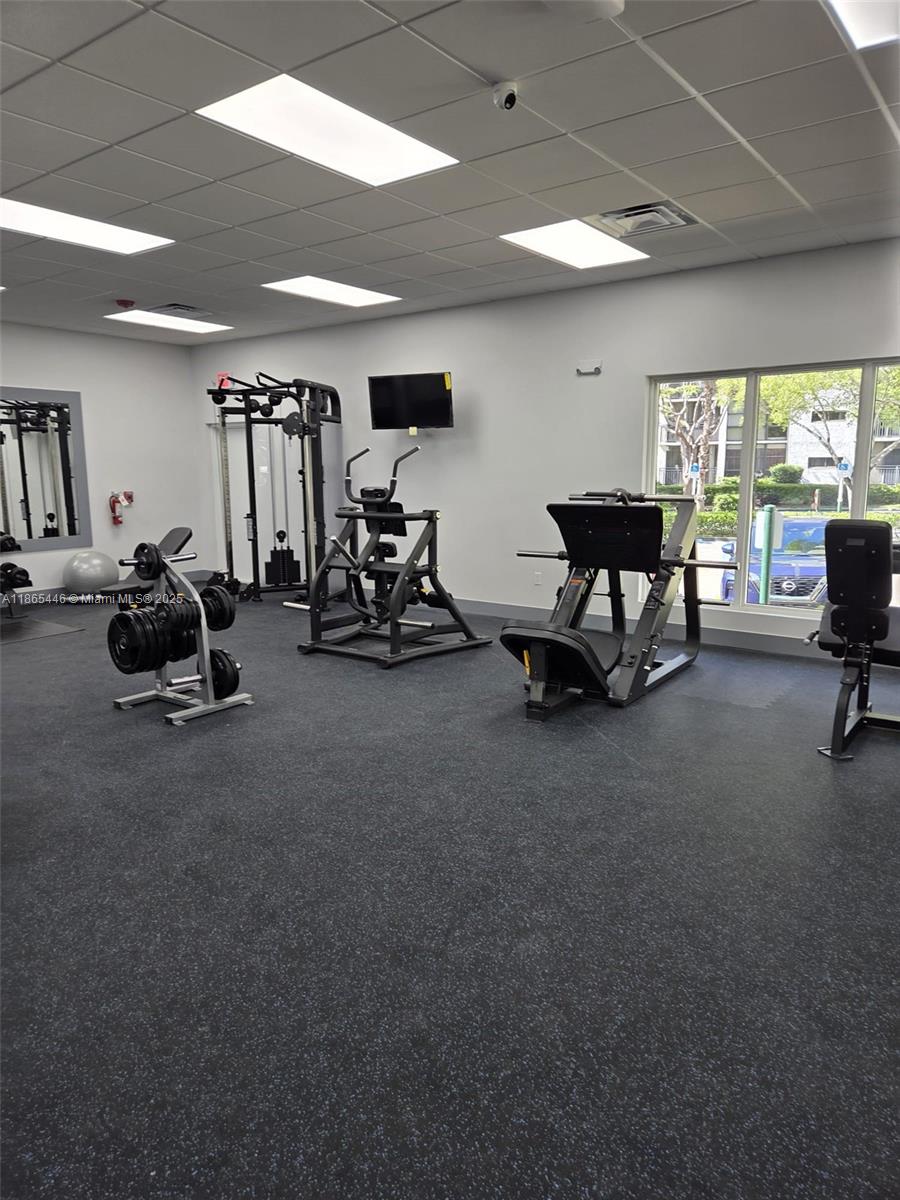PLAZA OF AMERICAS CONDO P - Residential Lease