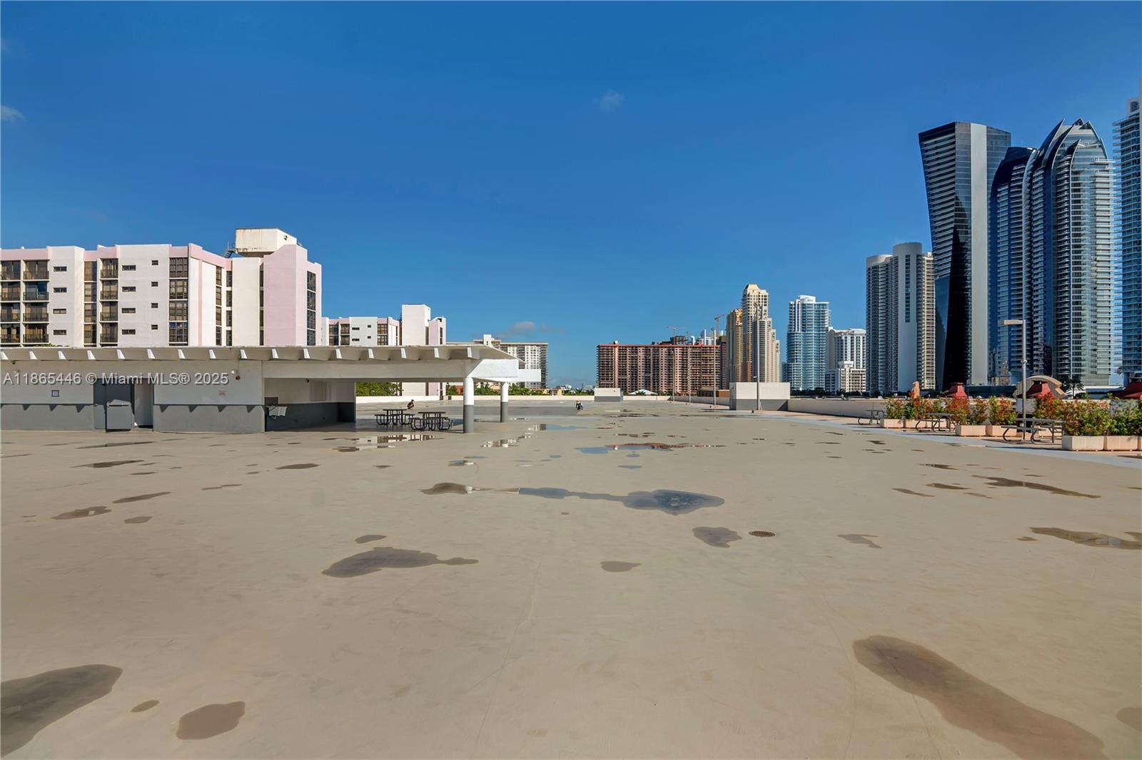 PLAZA OF AMERICAS CONDO P - Residential Lease