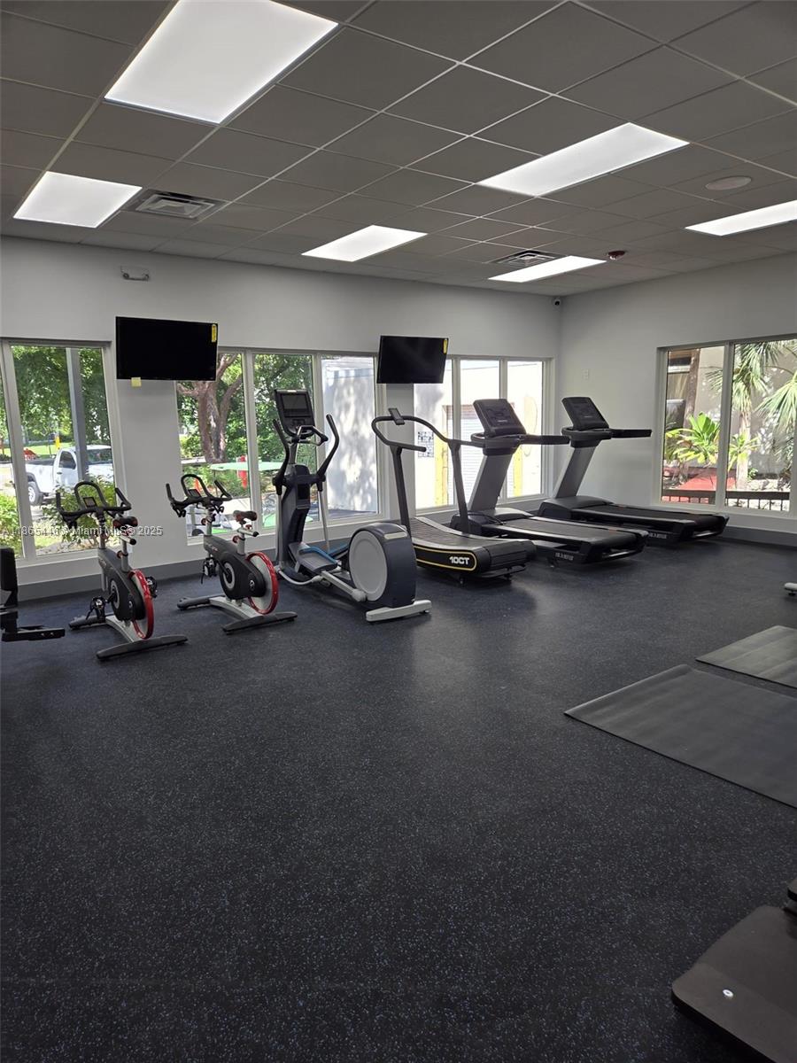PLAZA OF AMERICAS CONDO P - Residential Lease