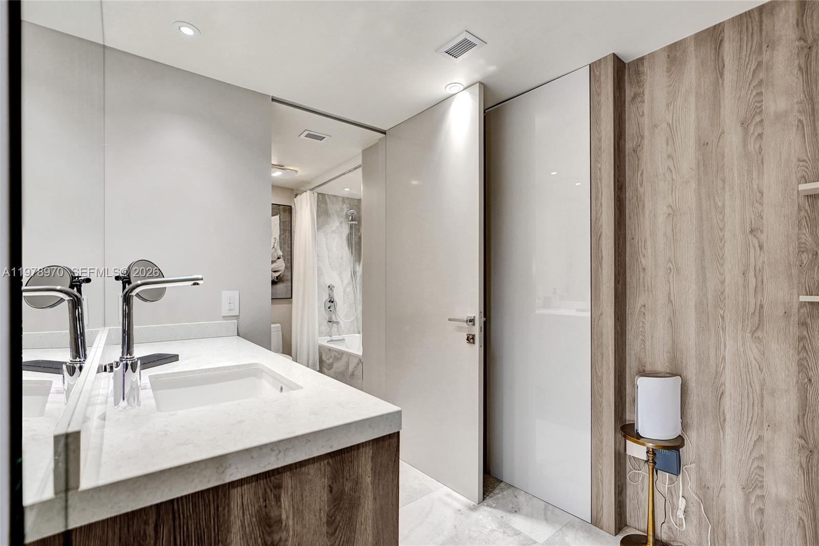 ARLEN HOUSE CONDO - Residential