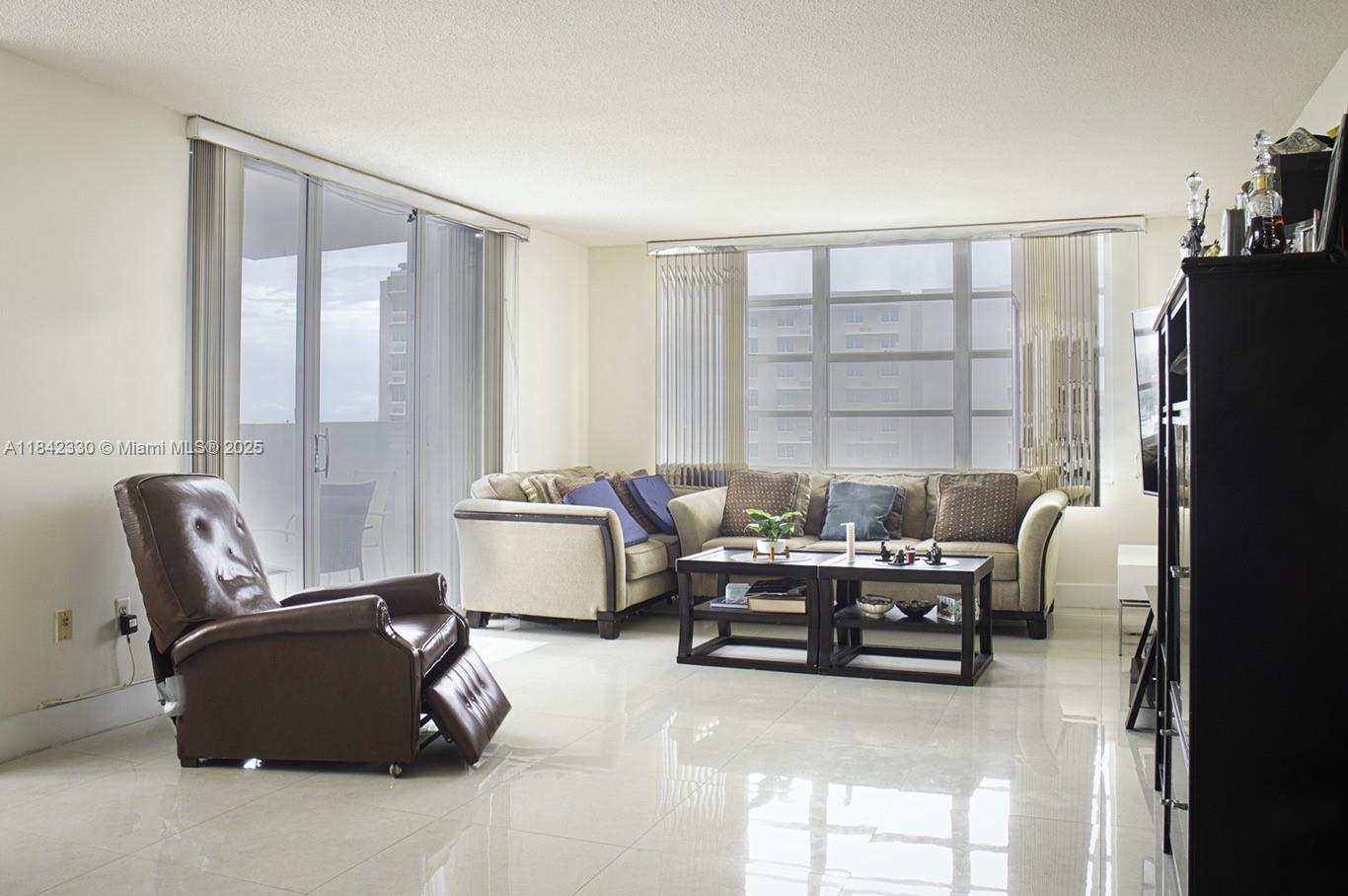 COMMODORE PLAZA CONDO - Residential