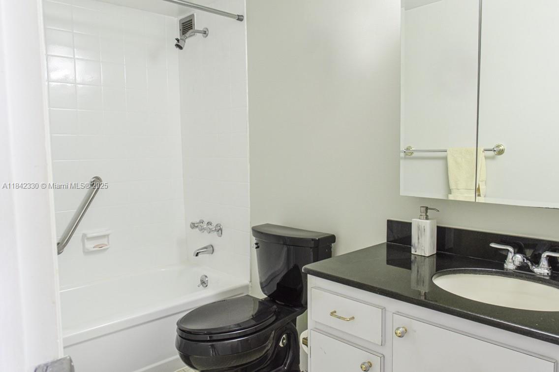 COMMODORE PLAZA CONDO - Residential