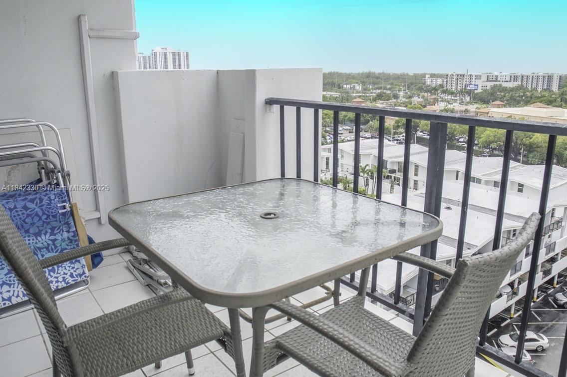 COMMODORE PLAZA CONDO - Residential