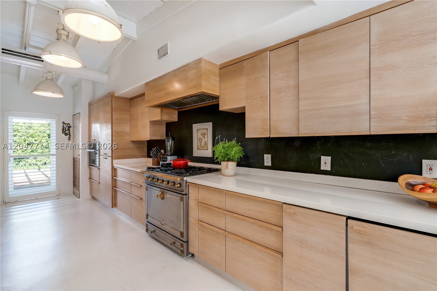 HOLIDAY COLONY - Residential