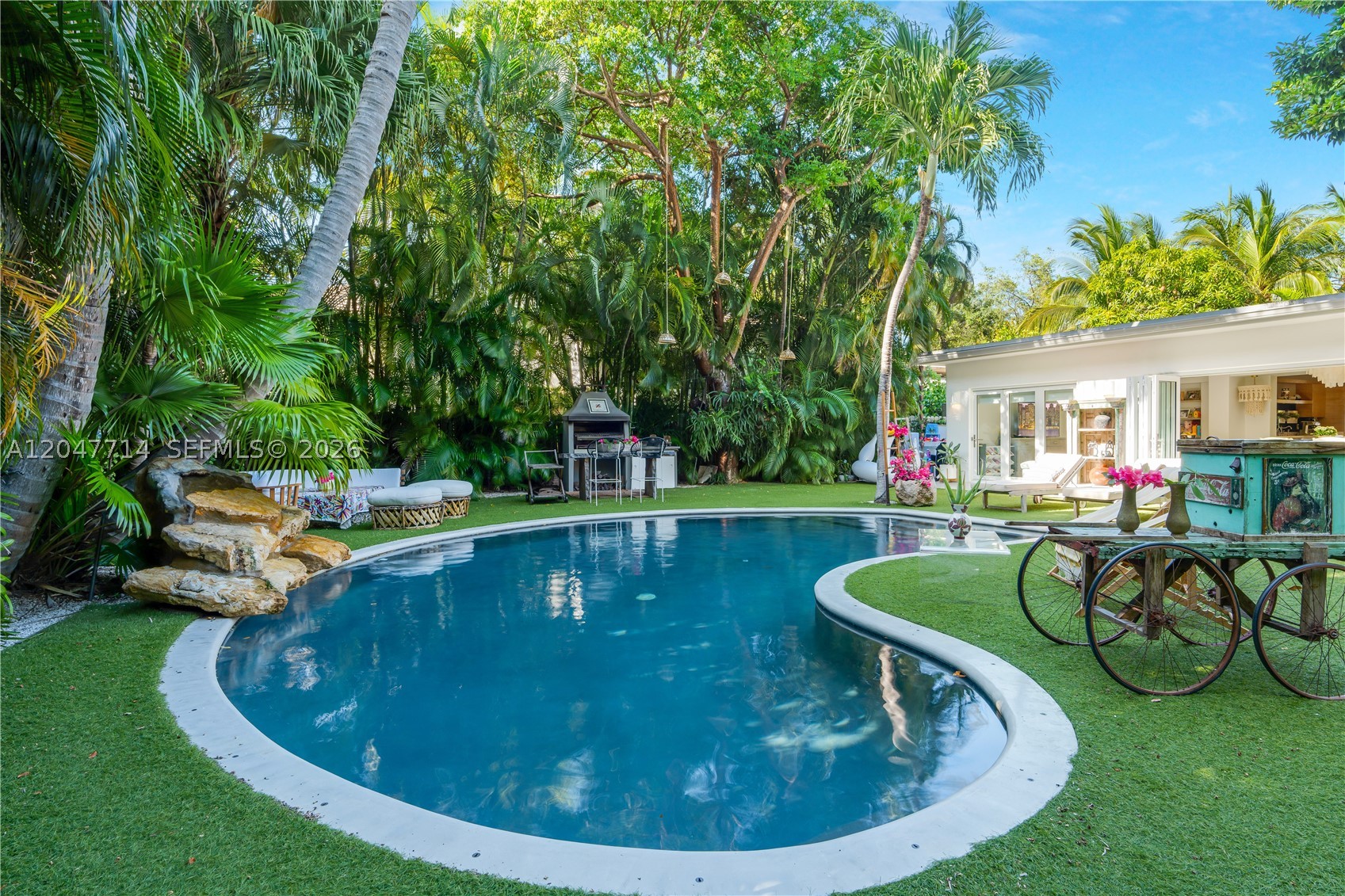 HOLIDAY COLONY - Residential