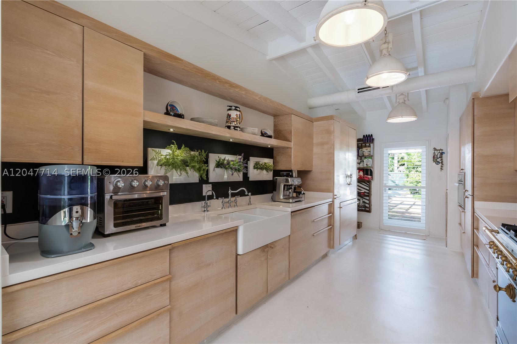 HOLIDAY COLONY - Residential