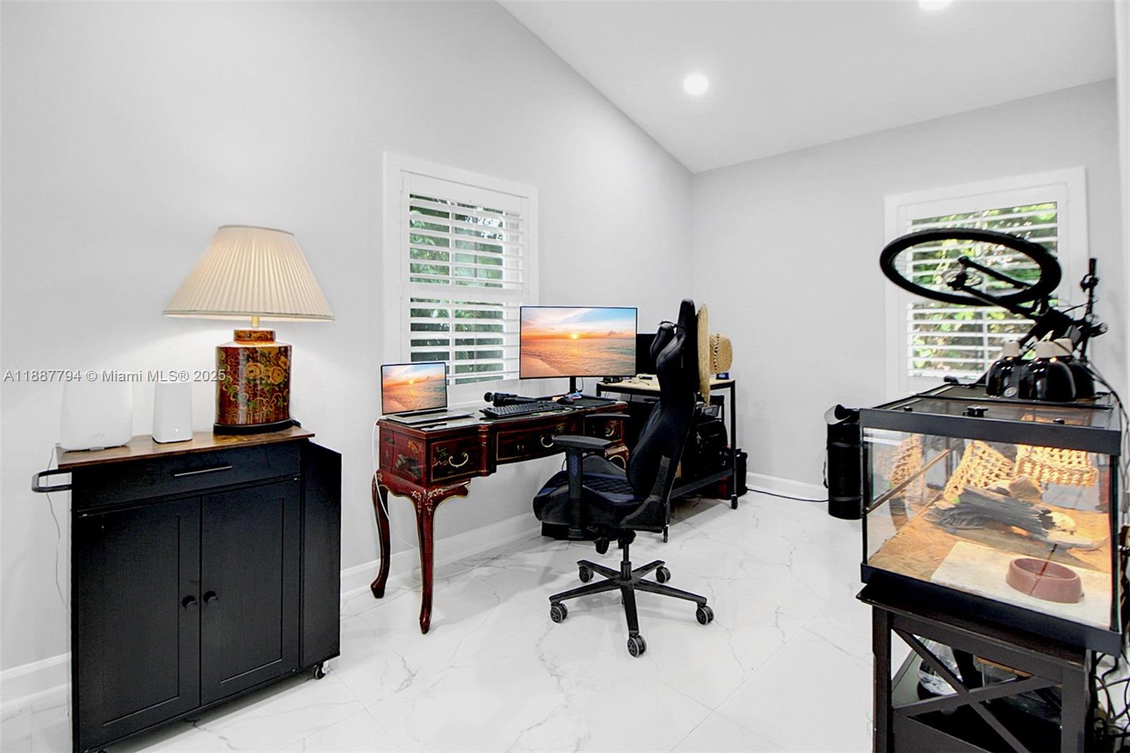TAMIAMI PLACE PLAN NO 3 - Residential