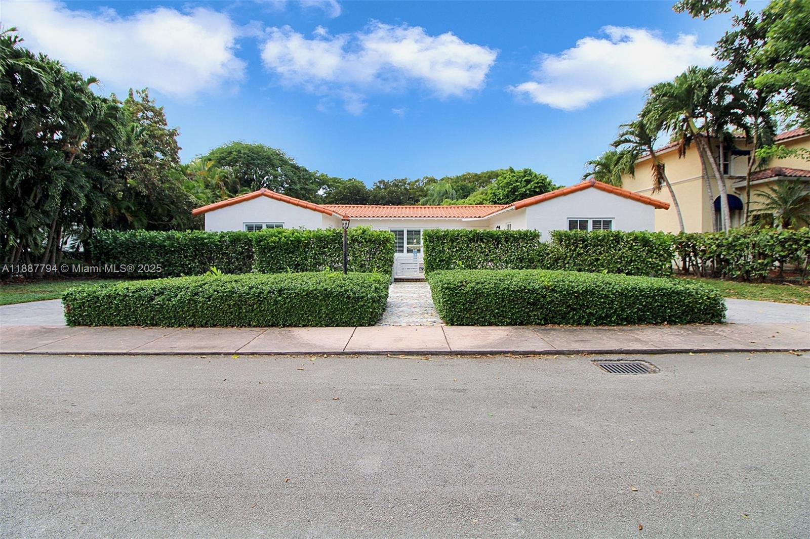 TAMIAMI PLACE PLAN NO 3 - Residential