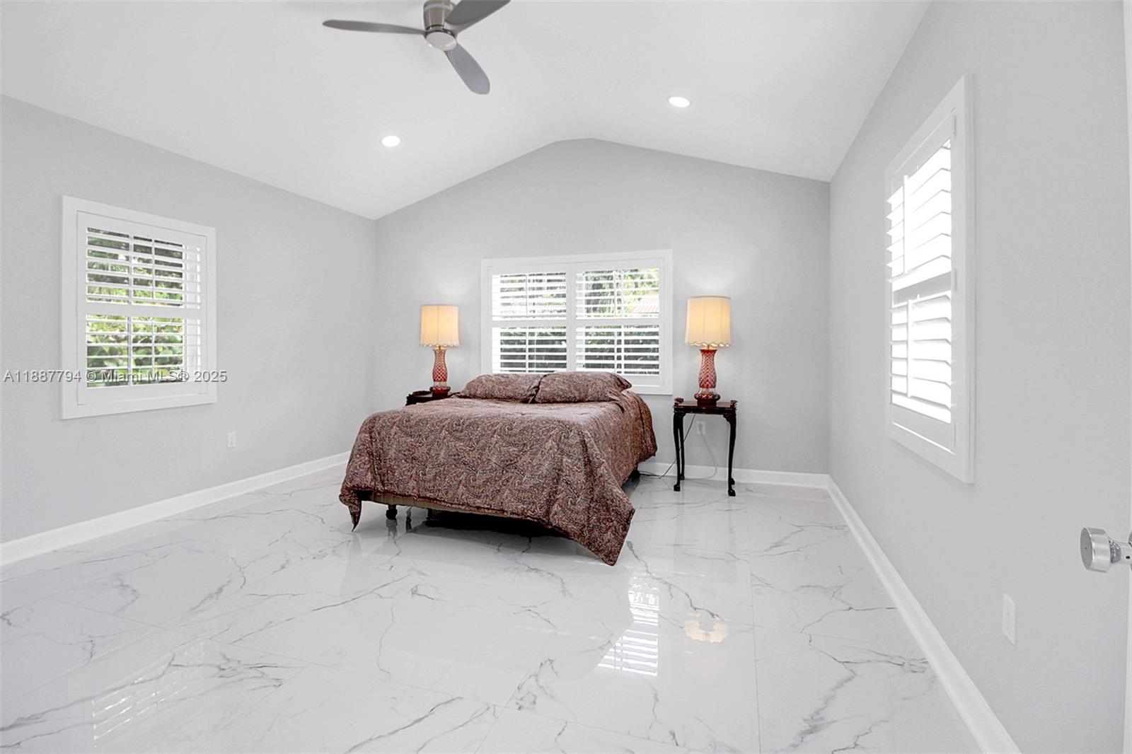 TAMIAMI PLACE PLAN NO 3 - Residential