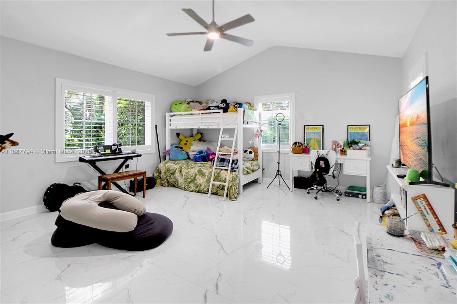 TAMIAMI PLACE PLAN NO 3 - Residential