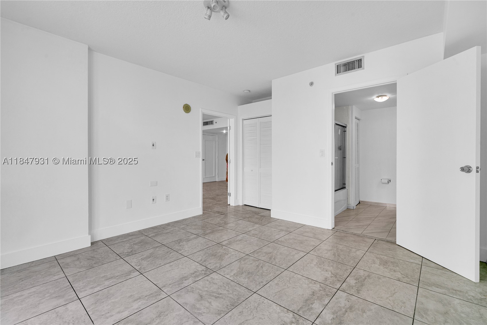 THE BRIDGEWATER CONDO - Residential