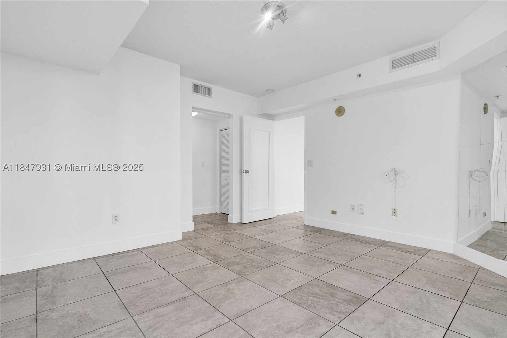 THE BRIDGEWATER CONDO - Residential