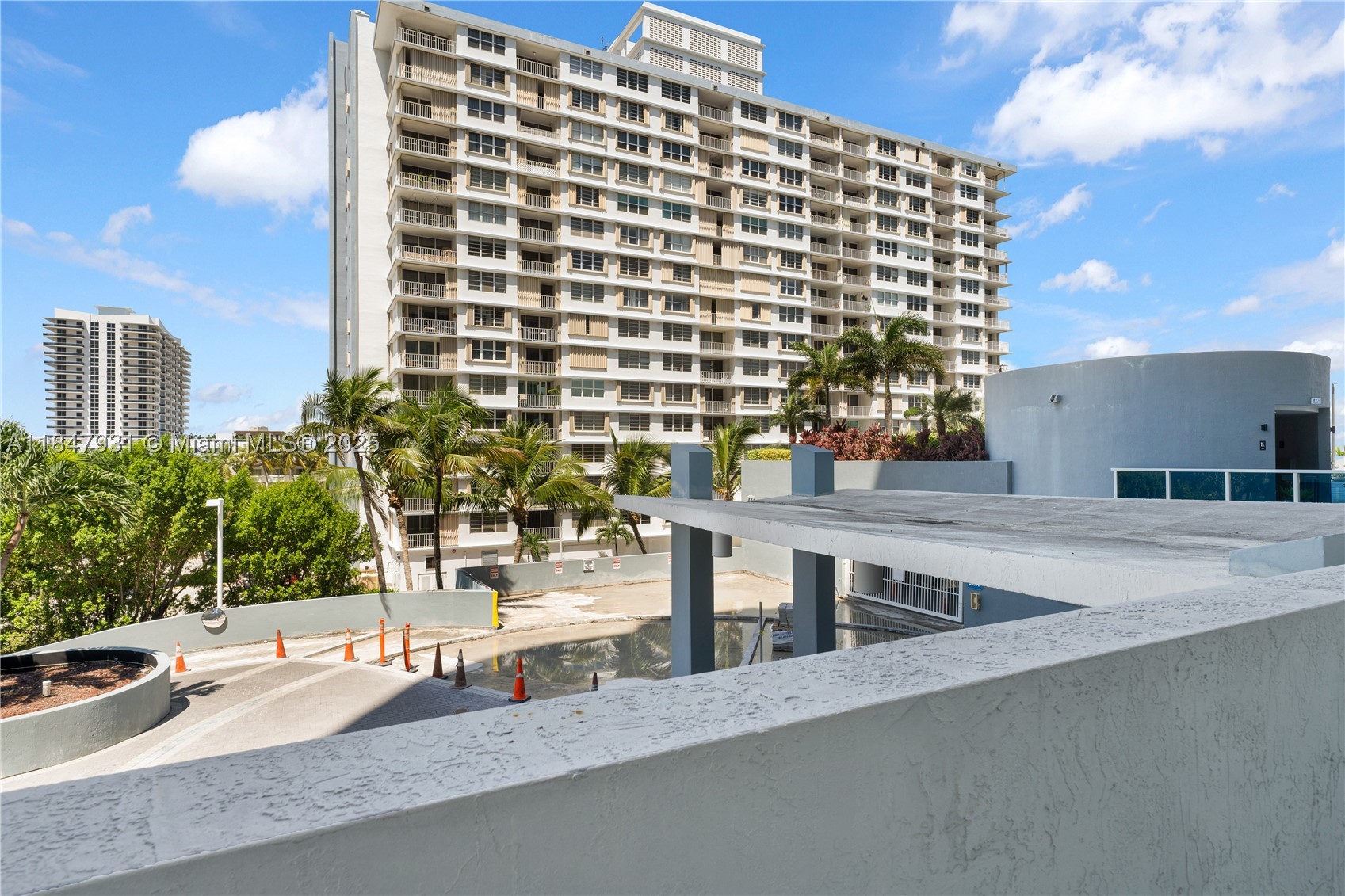 THE BRIDGEWATER CONDO - Residential