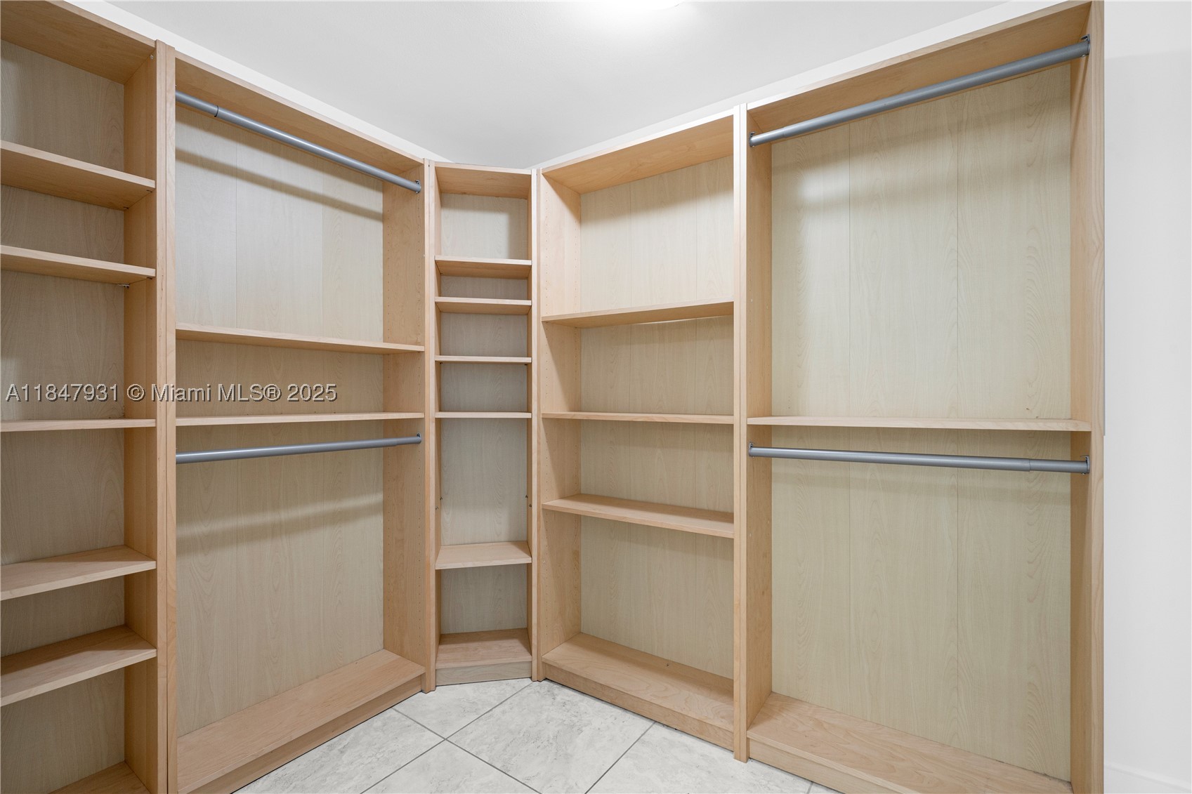 THE BRIDGEWATER CONDO - Residential