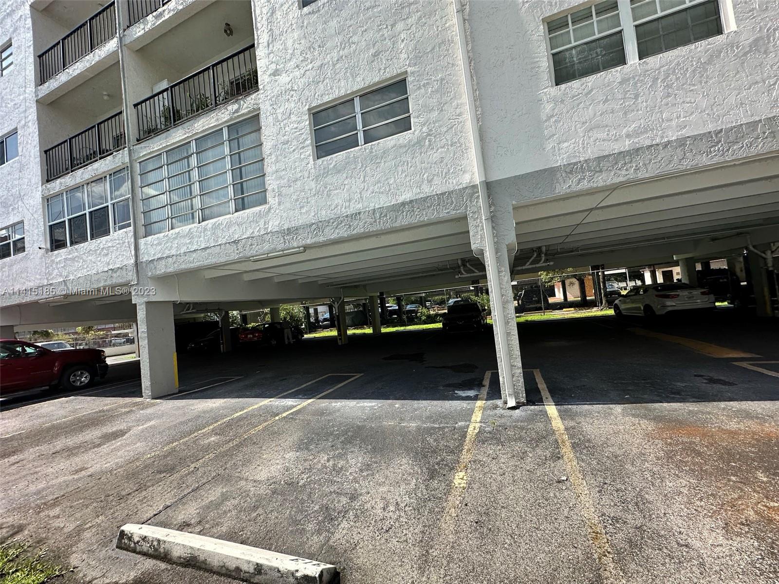 PALMETTO GARDENS NORTH CO - Residential Lease