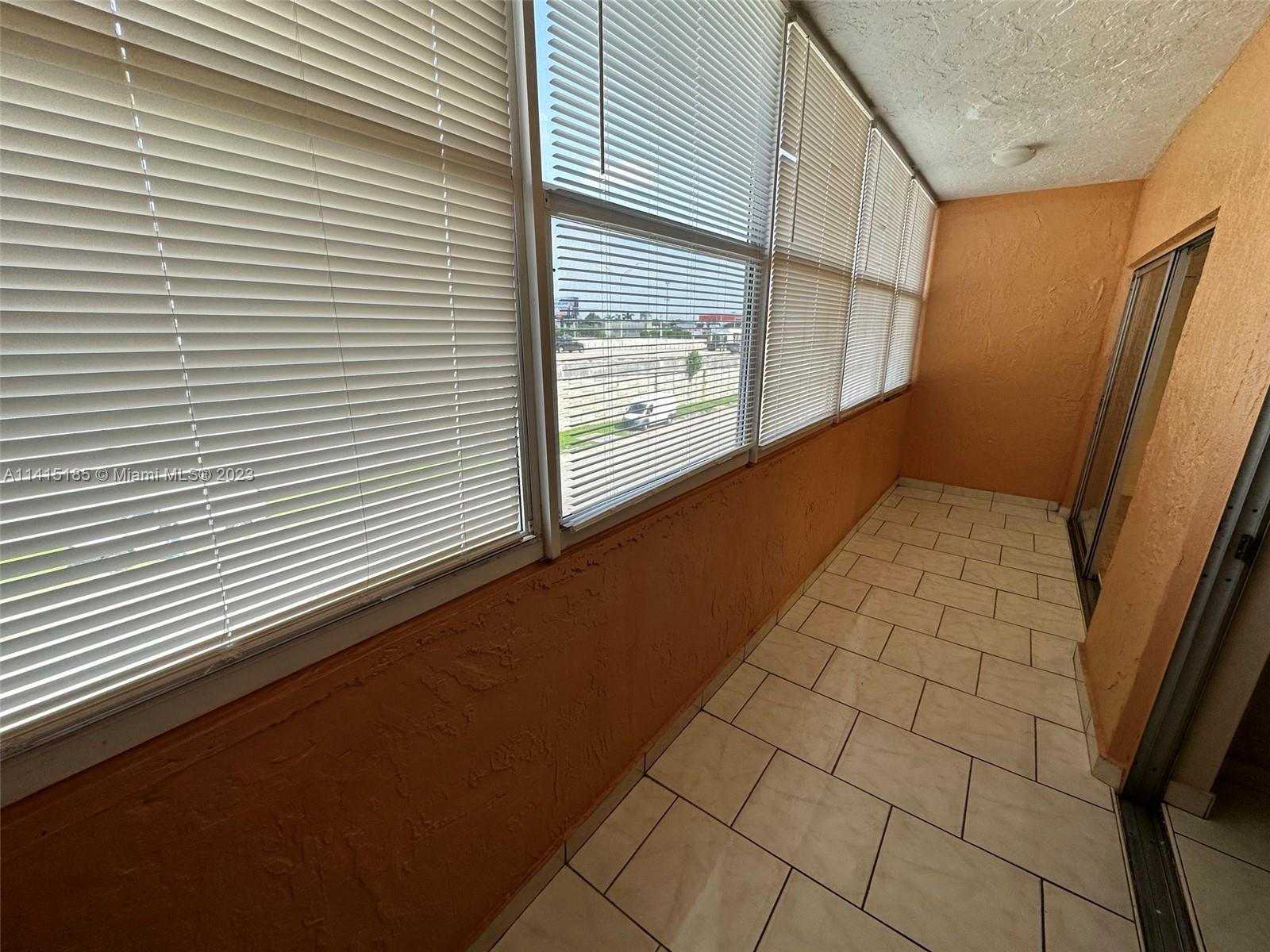 PALMETTO GARDENS NORTH CO - Residential Lease