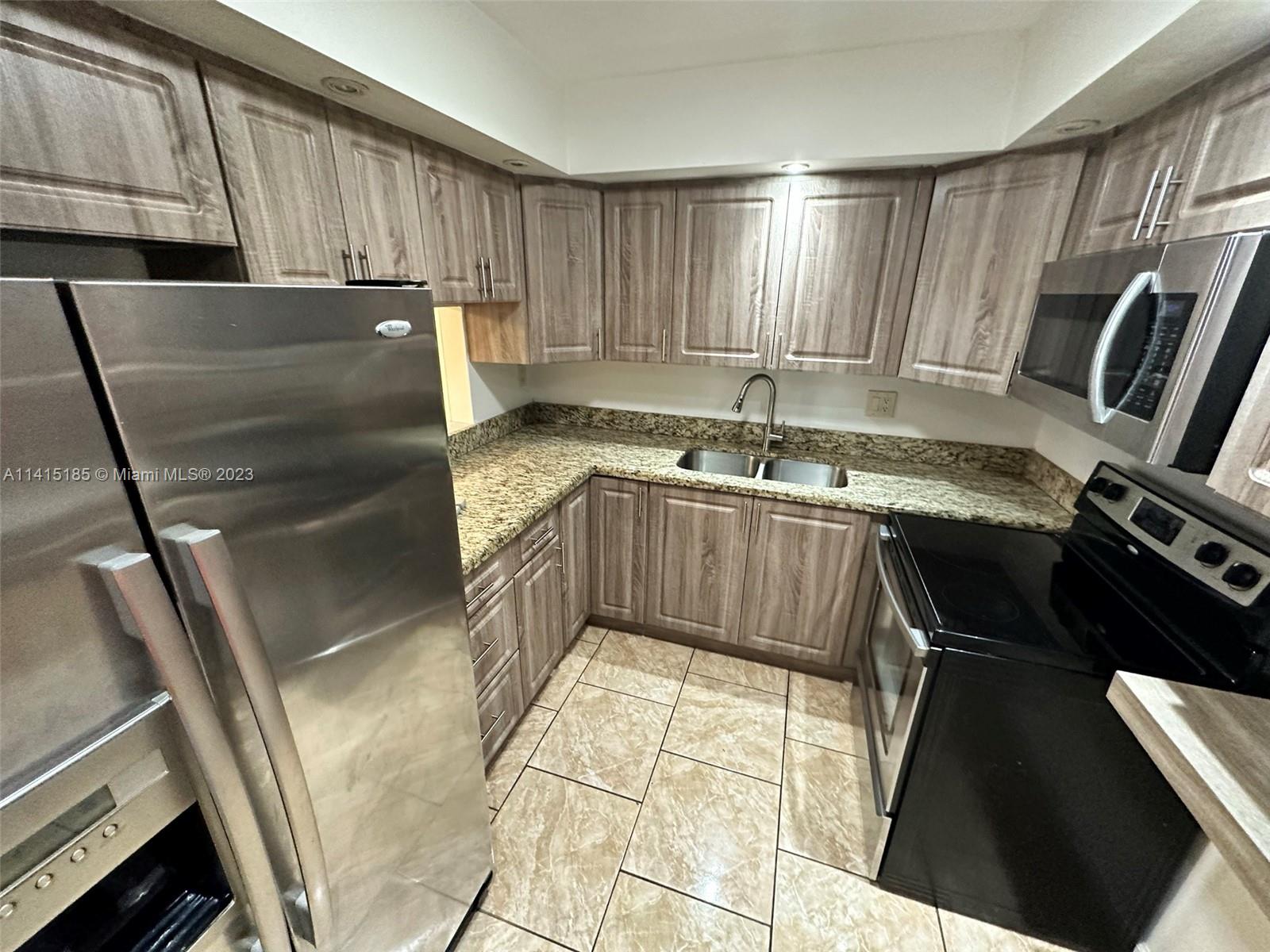 PALMETTO GARDENS NORTH CO - Residential Lease