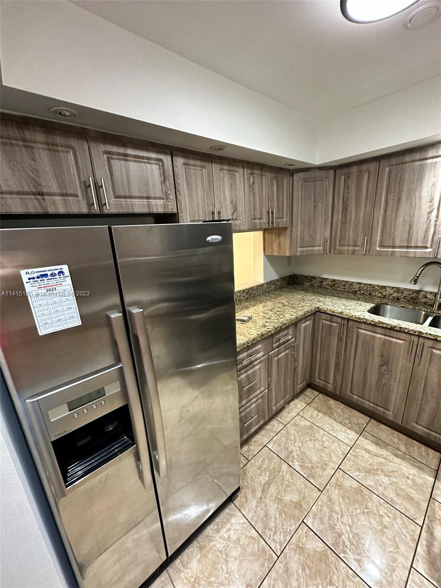 PALMETTO GARDENS NORTH CO - Residential Lease