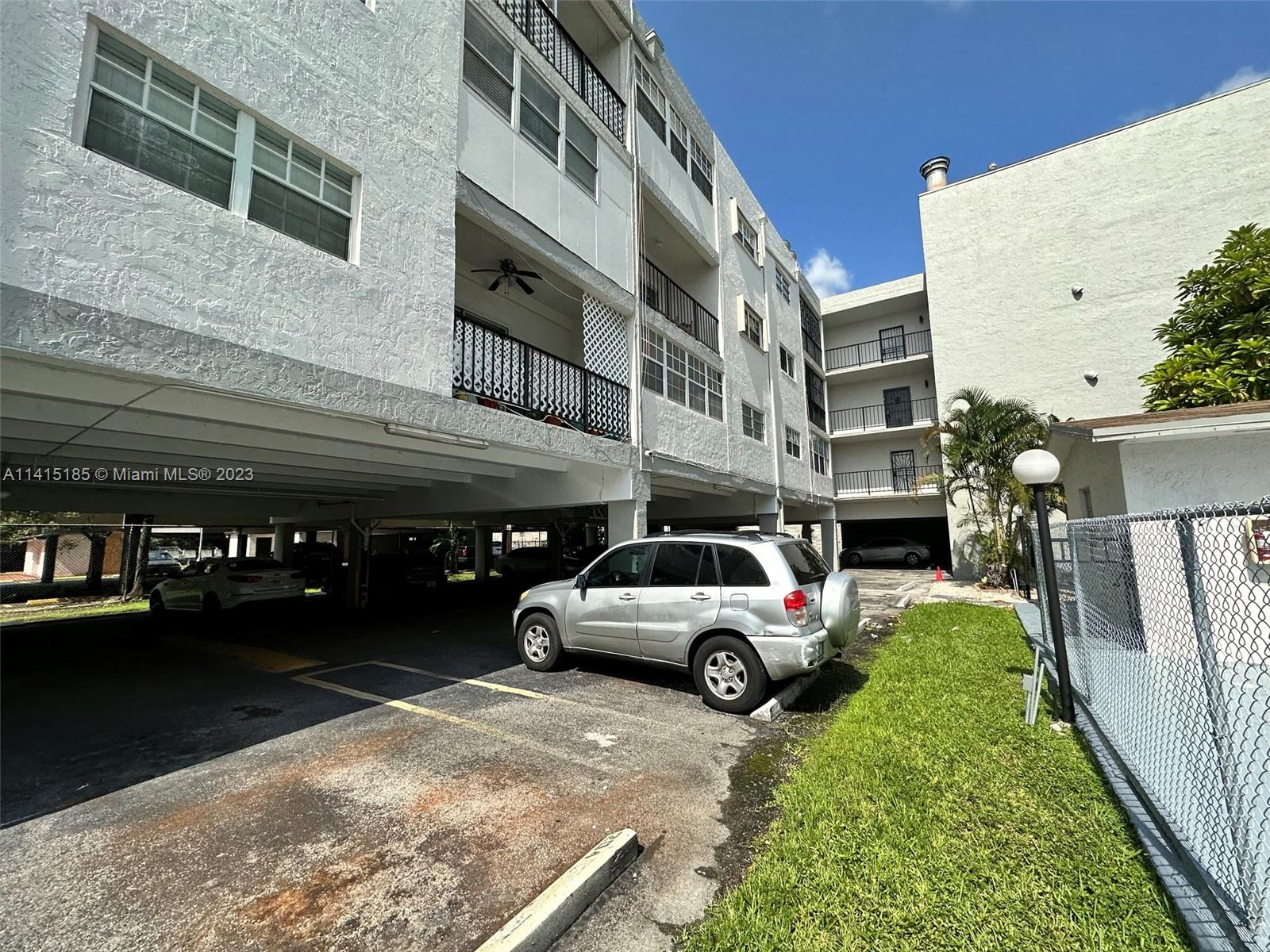 PALMETTO GARDENS NORTH CO - Residential Lease