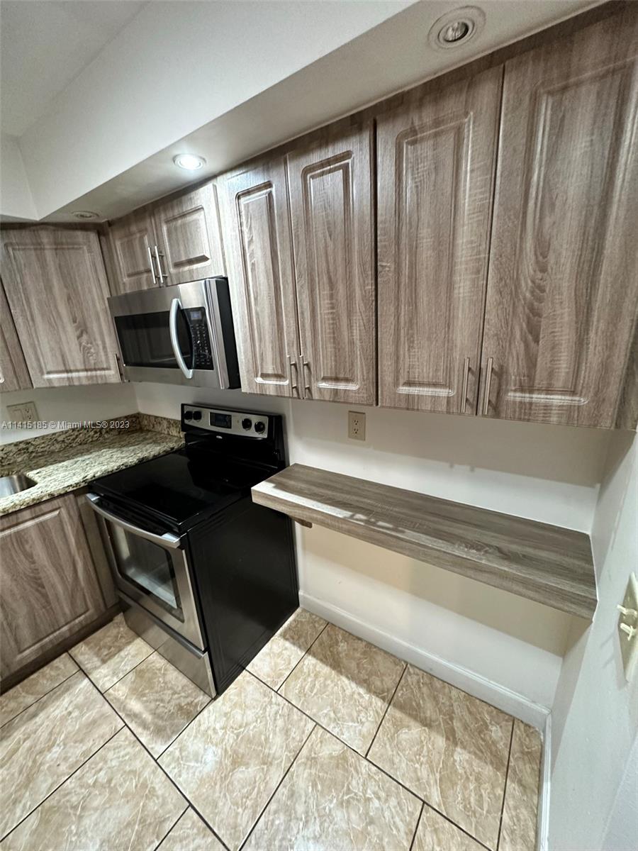 PALMETTO GARDENS NORTH CO - Residential Lease
