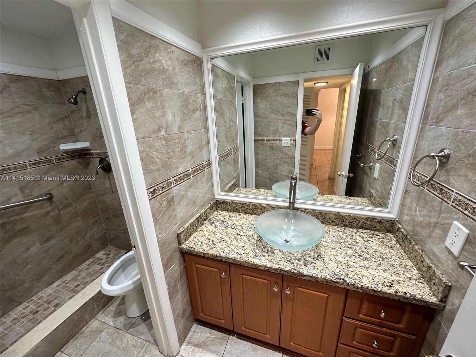 PALMETTO GARDENS NORTH CO - Residential Lease