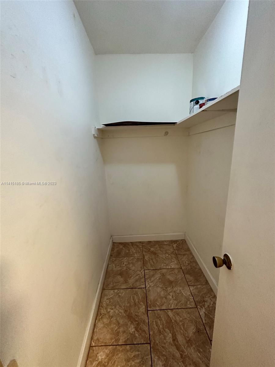 PALMETTO GARDENS NORTH CO - Residential Lease