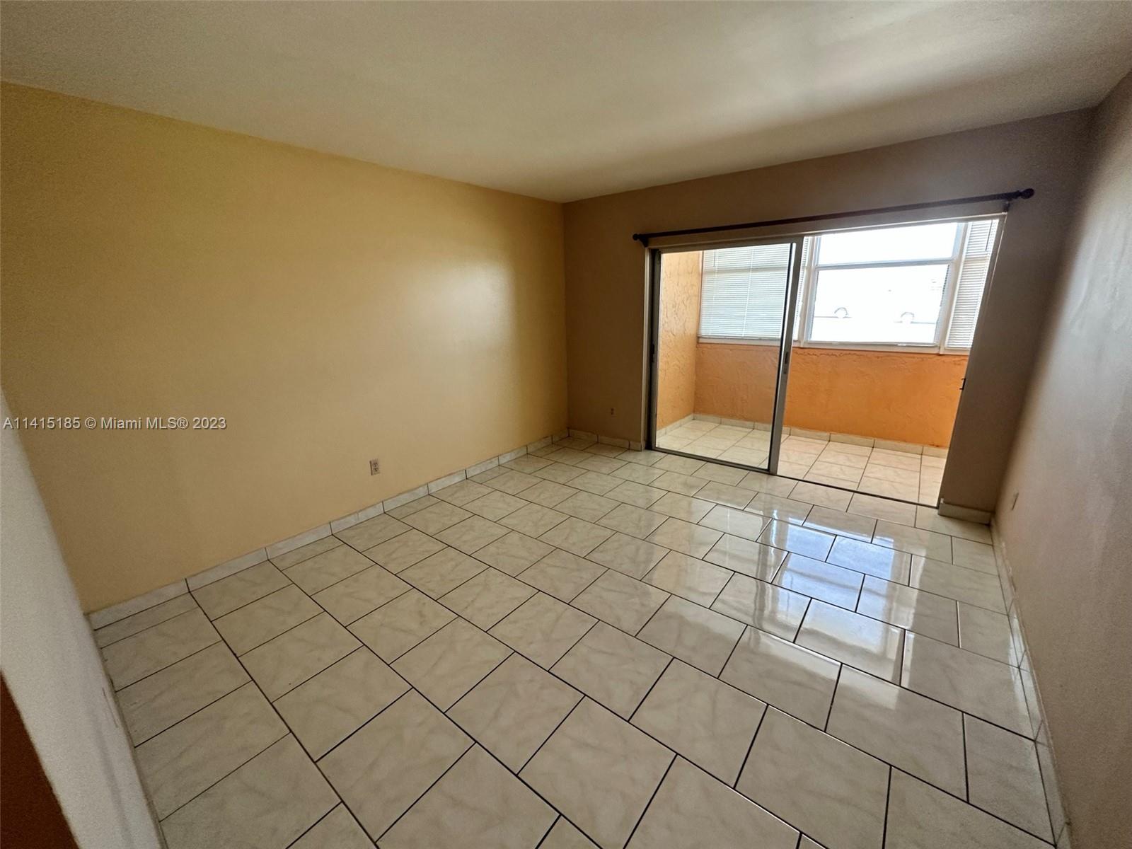 PALMETTO GARDENS NORTH CO - Residential Lease