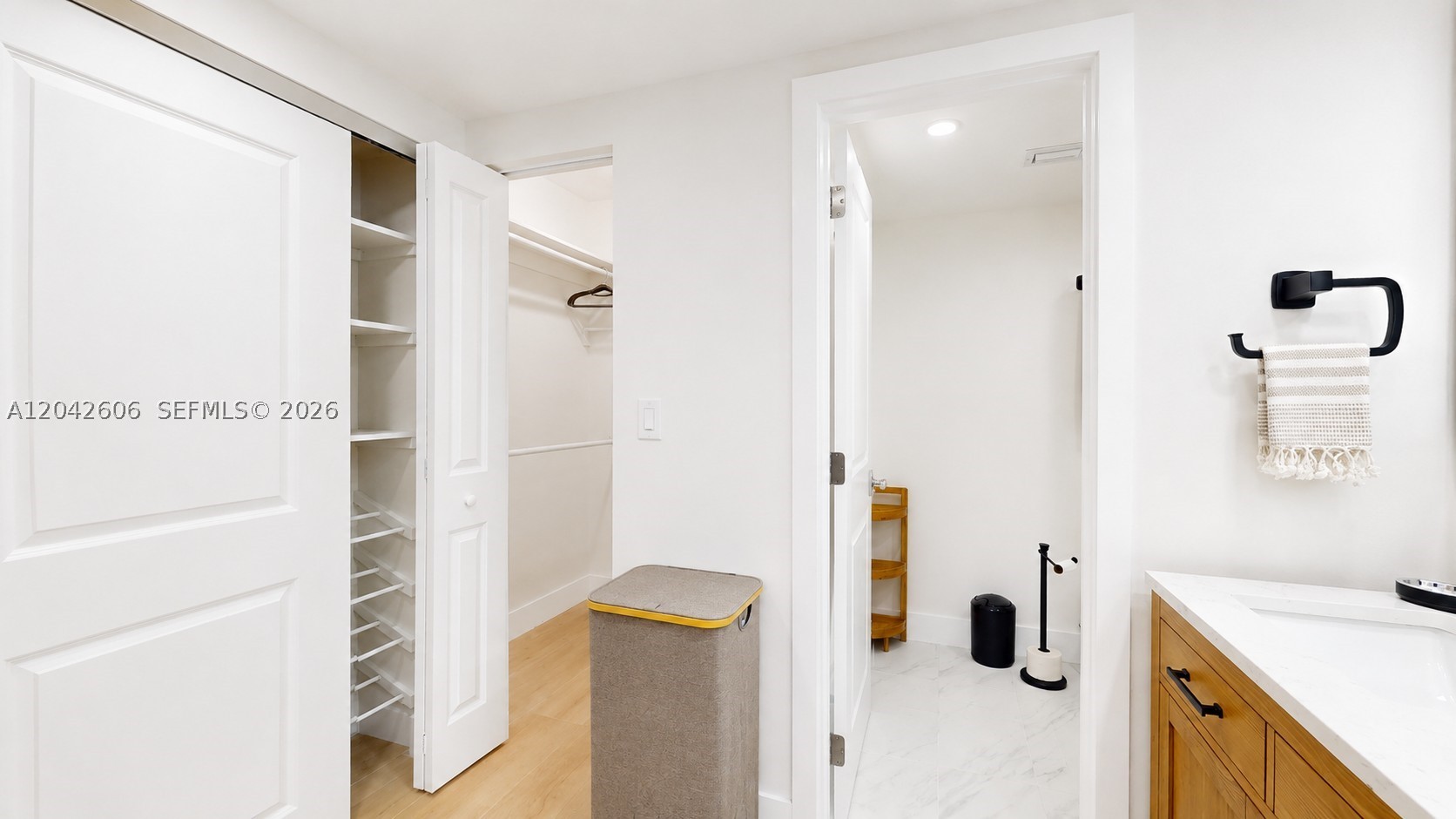 KEY BISCAYNE COMMODORE CL - Residential