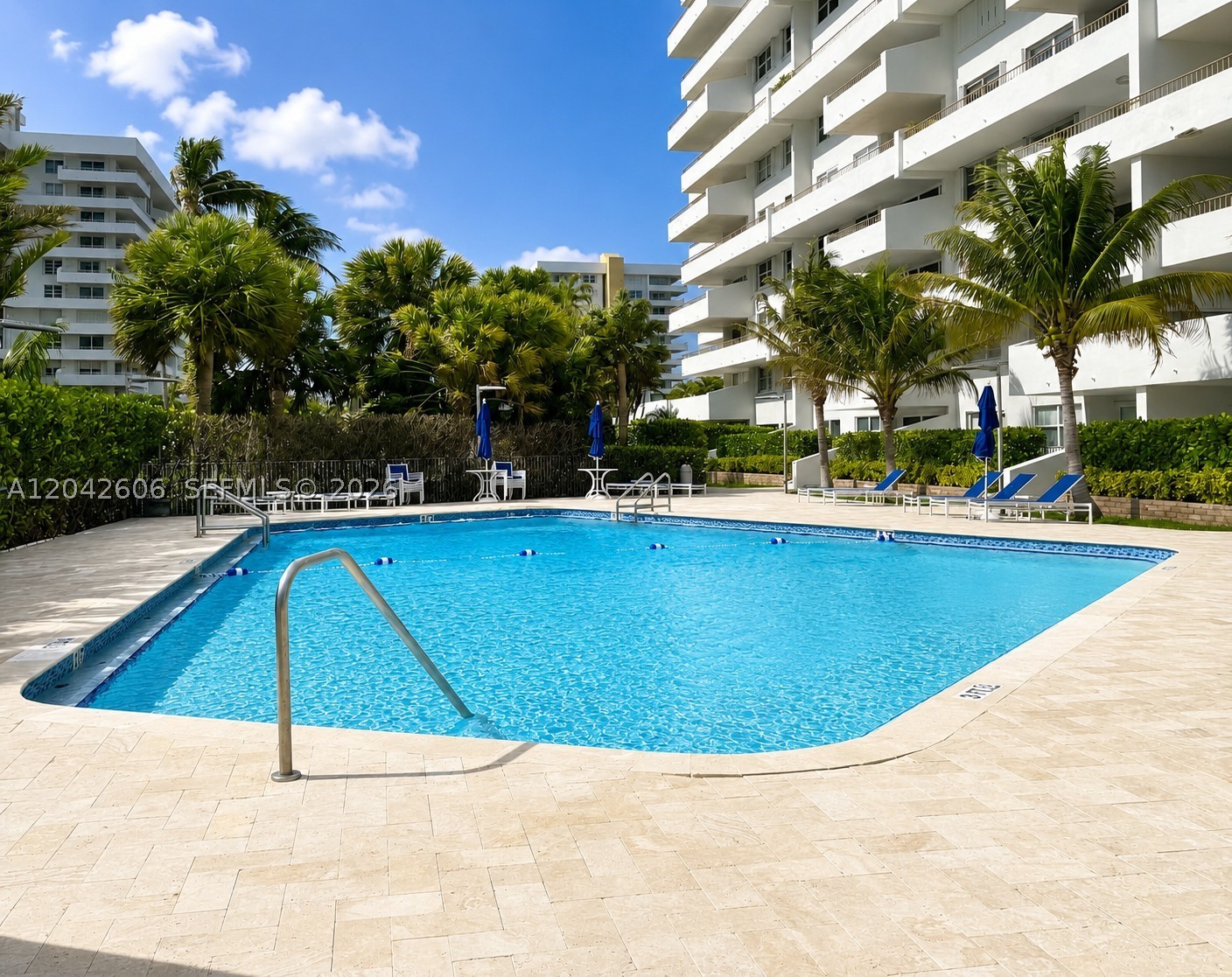 KEY BISCAYNE COMMODORE CL - Residential