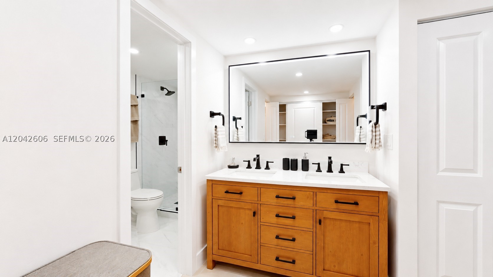 KEY BISCAYNE COMMODORE CL - Residential