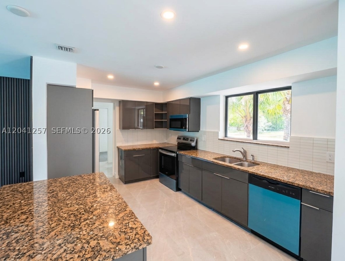 IVES ESTATES SEC 1 - Residential