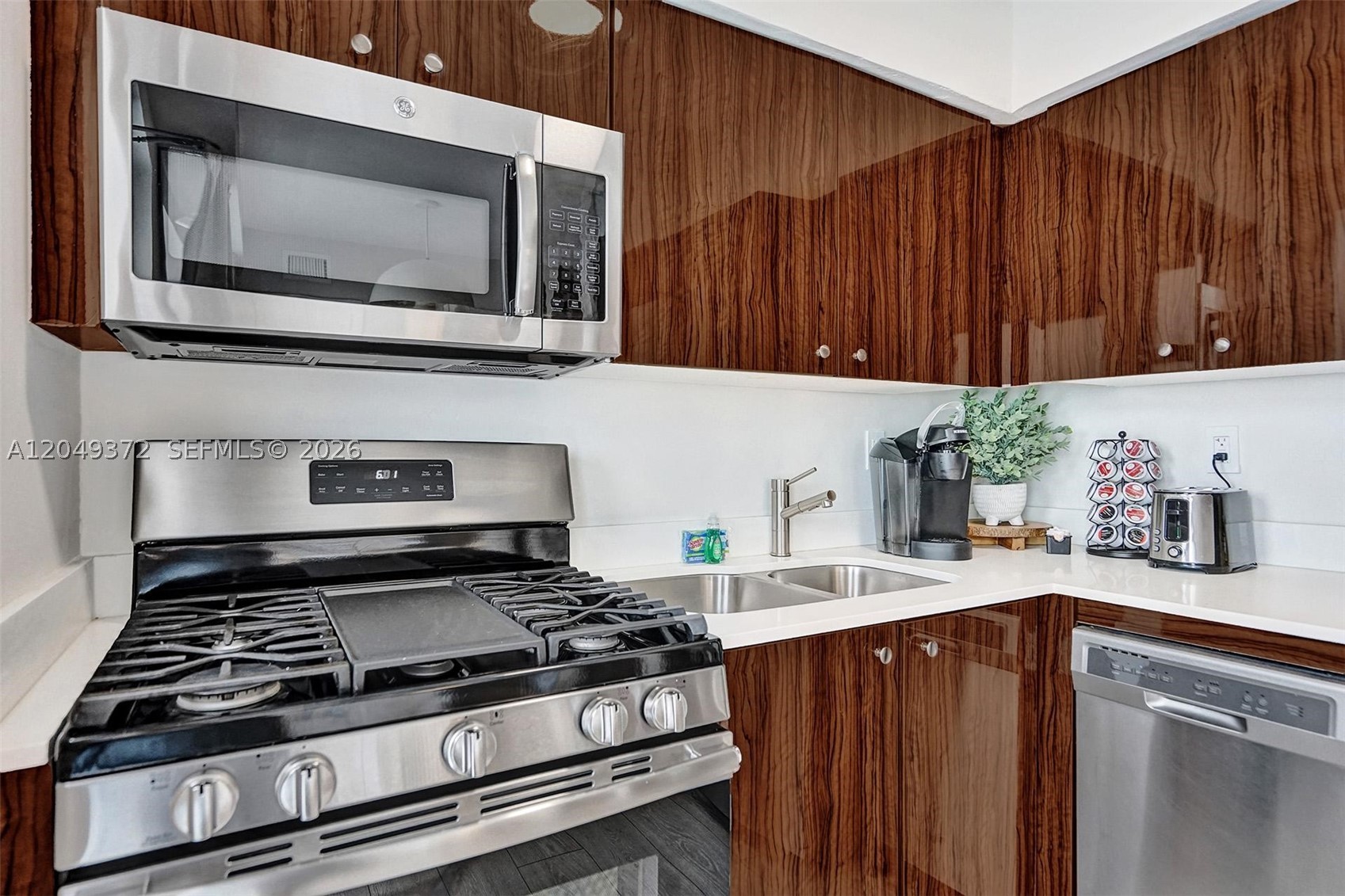 ALTON BEACH BAY FRONT - Residential Lease