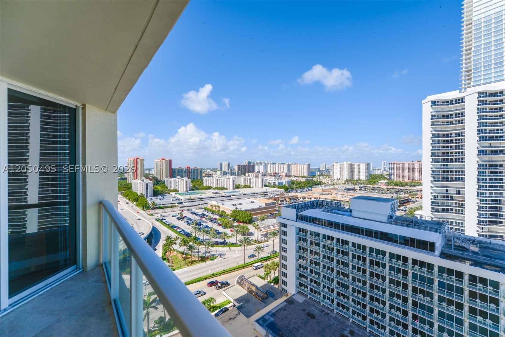 LA PERLA CONDO - Residential Lease
