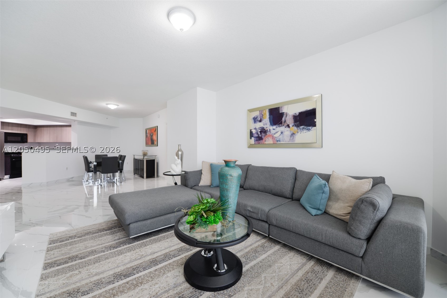 LA PERLA CONDO - Residential Lease