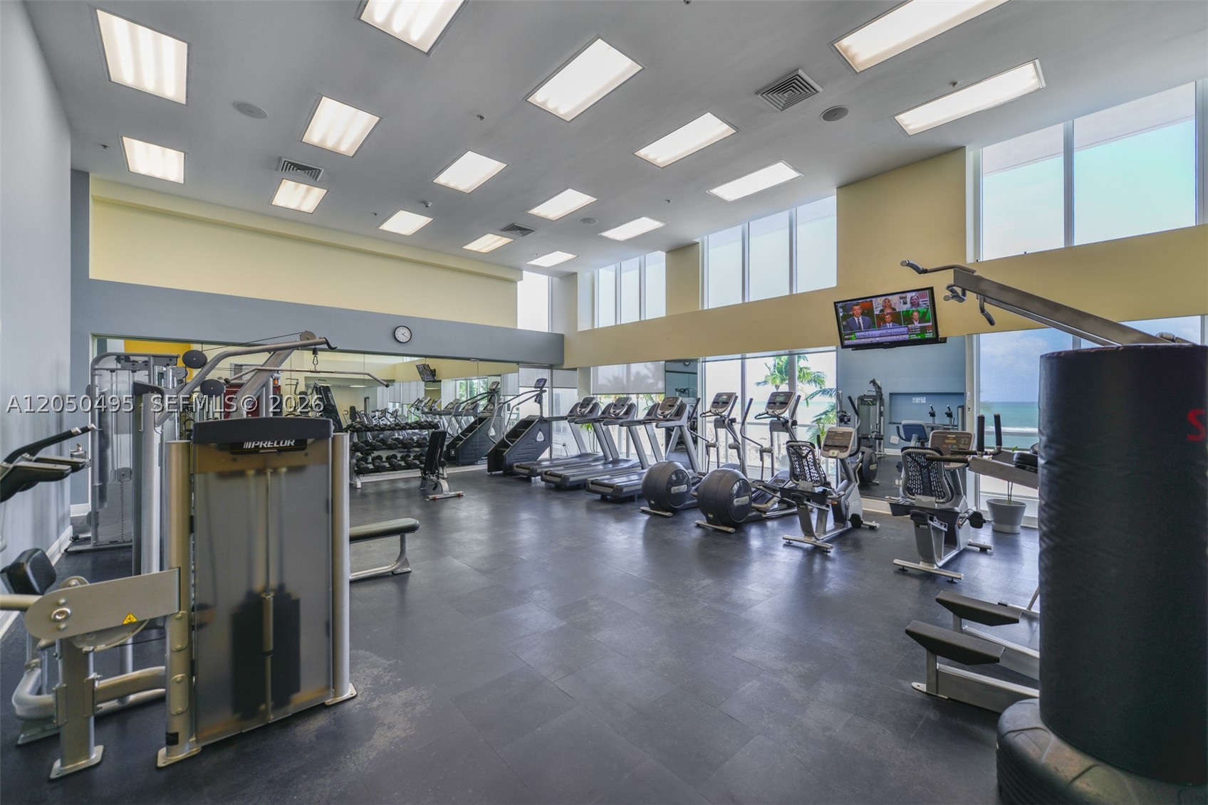 LA PERLA CONDO - Residential Lease