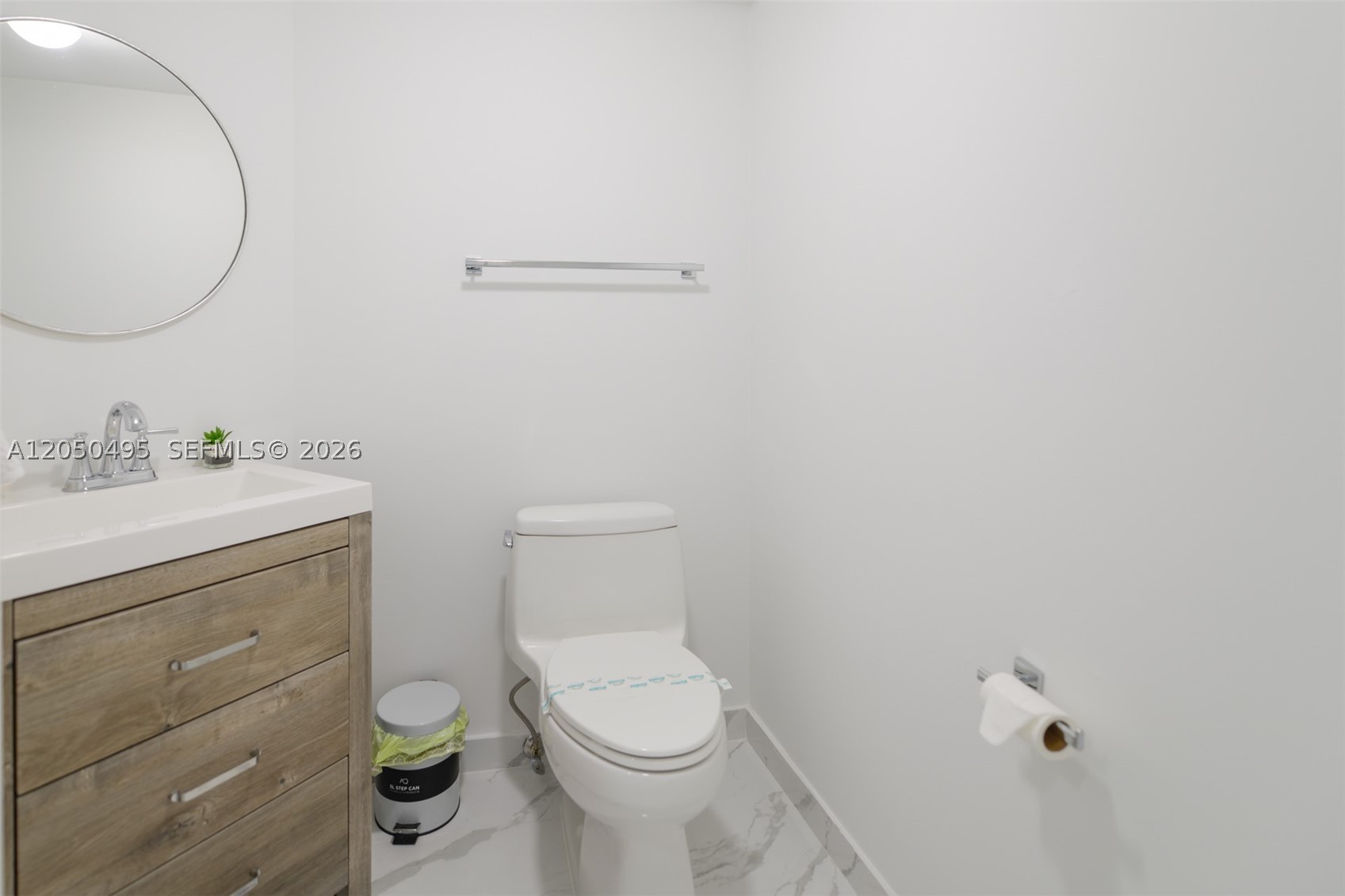 LA PERLA CONDO - Residential Lease